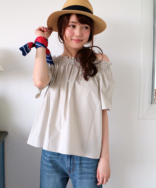 N.（N. Natural Beauty Basic）（エヌエヌナチュラルビューティーベーシック）の「タイプライターオフショルダーブラウス（シャツ/ブラウス・レディース・グレー/ホワイト/レッド/ブラック/ベージュ・MEDIUM）」の3枚目の写真