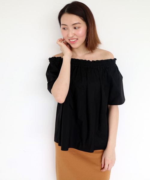 N.（N. Natural Beauty Basic）（エヌエヌナチュラルビューティーベーシック）の「タイプライターオフショルダーブラウス（シャツ/ブラウス・レディース・グレー/ホワイト/レッド/ブラック/ベージュ・MEDIUM）」の2枚目の写真