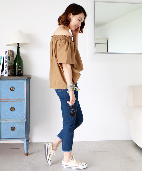 N.（N. Natural Beauty Basic）（エヌエヌナチュラルビューティーベーシック）の「タイプライターオフショルダーブラウス（シャツ/ブラウス・レディース・グレー/ホワイト/レッド/ブラック/ベージュ・MEDIUM）」の9枚目の写真