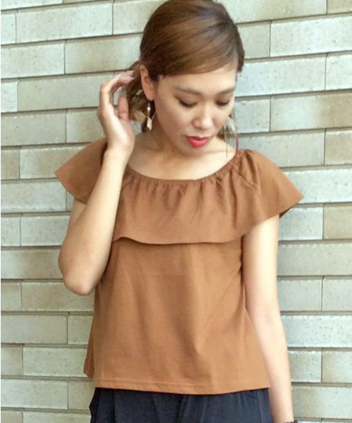 VENCEEXCHANGE（ヴァンスエクスチェンジ）の「天竺オフショルトップス             （Tシャツ/カットソー・レディース・コーラル/グリーン/ブラウン/ブラック/オフホワイト/グレー・MEDIUM）」の4枚目の写真