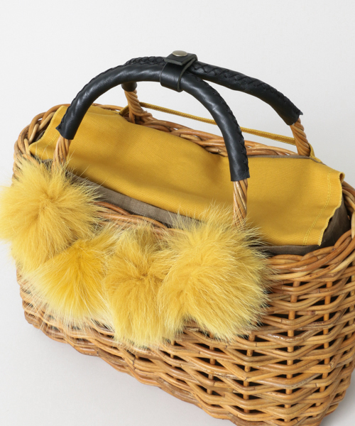 URBAN RESEARCH（アーバンリサーチ）の「FleaStoreVegetal　Ponpon tote M（かごバッグ・レディース・ブラック/イエロー/グレー・FREE）」の12枚目の写真