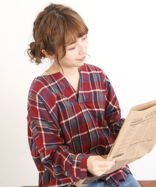 CUBE SUGAR（キューブシュガー）の「シャーリングチェックT-ブラウス（シャツ/ブラウス・レディース・ベージュ系その他/ブルー系その他/イエロー系その他/レッド系その他・M）」の4枚目の写真