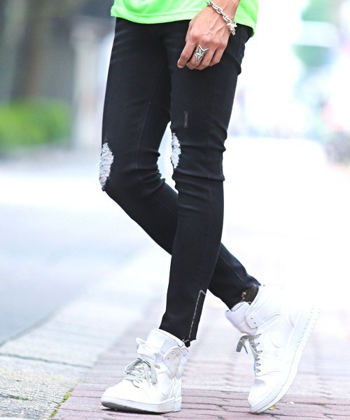 LUXSTYLE（ラグスタイル）の「クラッシュストレッチスキニーデニムカットオフパンツ（デニムパンツ・メンズ・ライトブルー/ネイビー/ブルー/ブラック系その他/ブルー系その他/ブラック/インディゴブルー/ダークグレー/ダークブルー/サックスブルー・L/M/XL/S）」の3枚目の写真