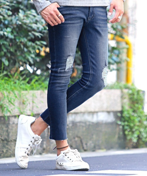 LUXSTYLE（ラグスタイル）の「クラッシュストレッチスキニーデニムカットオフパンツ（デニムパンツ・メンズ・ライトブルー/ネイビー/ブルー/ブラック系その他/ブルー系その他/ブラック/インディゴブルー/ダークグレー/ダークブルー/サックスブルー・L/M/XL/S）」の10枚目の写真