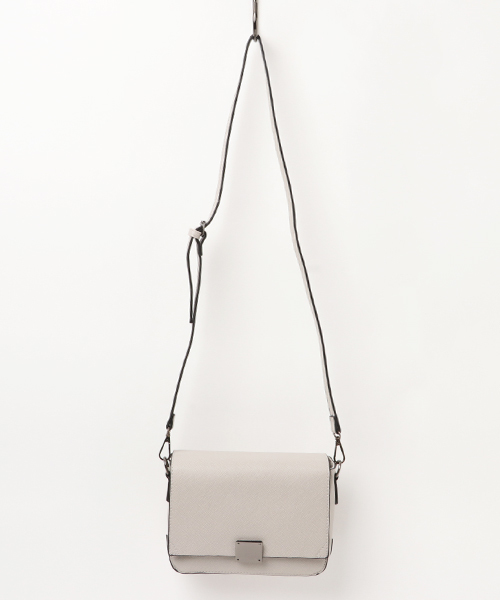 PLAIN CLOTHING（プレーンクロージング）の「フロントスクエアショルダーバッグ【PLAIN CLOTHING】（ショルダーバッグ・レディース・ライトグレー/ブラック/グレー/キャメル・FREE）」の9枚目の写真