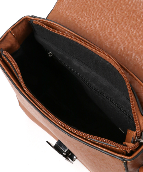 PLAIN CLOTHING（プレーンクロージング）の「フロントスクエアショルダーバッグ【PLAIN CLOTHING】（ショルダーバッグ・レディース・ライトグレー/ブラック/グレー/キャメル・FREE）」の7枚目の写真