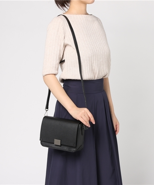 PLAIN CLOTHING（プレーンクロージング）の「フロントスクエアショルダーバッグ【PLAIN CLOTHING】（ショルダーバッグ・レディース・ライトグレー/ブラック/グレー/キャメル・FREE）」の8枚目の写真