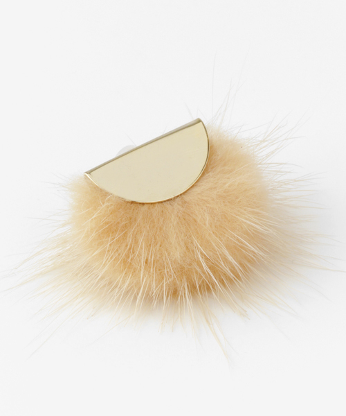 URBAN RESEARCH Sonny Label（アーバンリサーチサニーレーベル）の「dix　METAL FUR EARRING∴（イヤリング・レディース・ベージュ/グレー・ONE）」の5枚目の写真