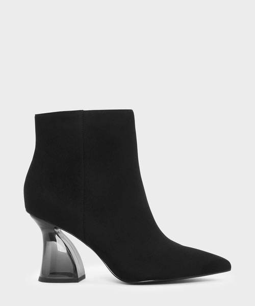 CHARLES & KEITH(チャールズ & キース)の「スカルプチャルルーサイトヒールブーツ / SCULPTURAL LUCITE HEEL BOOTS(ブーツ・レディース・ブラック/グレー/アイボリー・22.5cm/23cm/23.5cm/24.5cm/25cm/25.5cm)」の2枚目の写真
