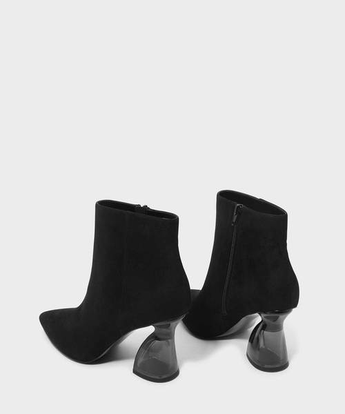 CHARLES & KEITH(チャールズ & キース)の「スカルプチャルルーサイトヒールブーツ / SCULPTURAL LUCITE HEEL BOOTS(ブーツ・レディース・ブラック/グレー/アイボリー・22.5cm/23cm/23.5cm/24.5cm/25cm/25.5cm)」の17枚目の写真