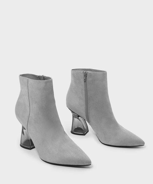 CHARLES & KEITH(チャールズ & キース)の「スカルプチャルルーサイトヒールブーツ / SCULPTURAL LUCITE HEEL BOOTS(ブーツ・レディース・ブラック/グレー/アイボリー・22.5cm/23cm/23.5cm/24.5cm/25cm/25.5cm)」の7枚目の写真