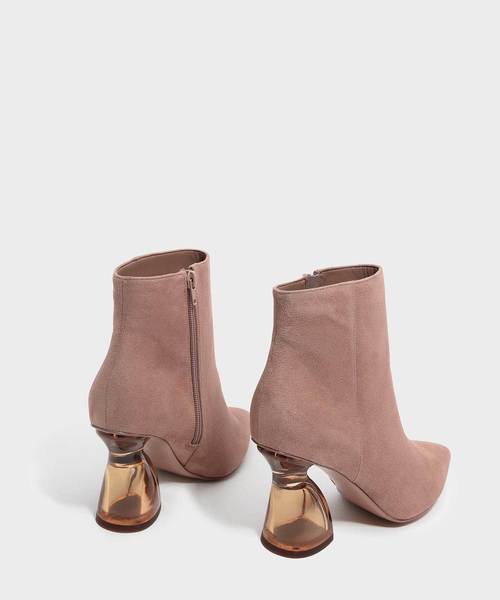 CHARLES & KEITH(チャールズ & キース)の「スカルプチャルルーサイトヒールブーツ / SCULPTURAL LUCITE HEEL BOOTS(ブーツ・レディース・ブラック/グレー/アイボリー・22.5cm/23cm/23.5cm/24.5cm/25cm/25.5cm)」の13枚目の写真