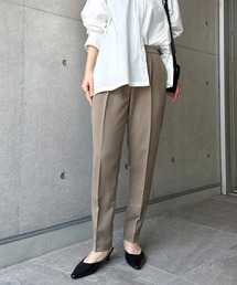 andme（アンドミー）の「きれいめツイル美脚タックテーパードパンツ（スラックス）」