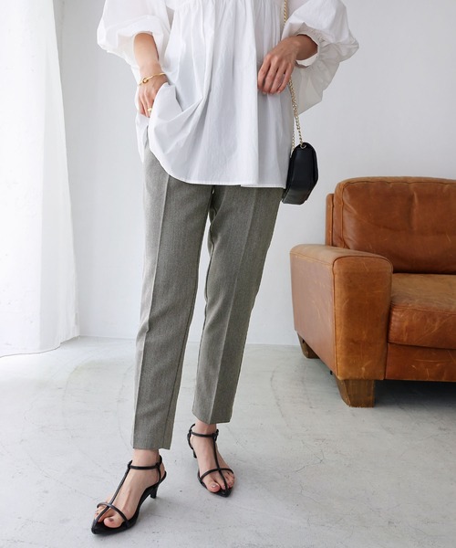 きれいめツイル美脚タックテーパードパンツ（スラックス