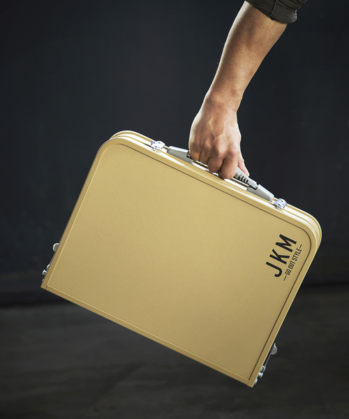 JKM（ジェイケイエム）の「JKM / コンパクト折りたたみテーブル（アウトドアグッズ・レディース・サンドベージュ・ONE SIZE）」の3枚目の写真