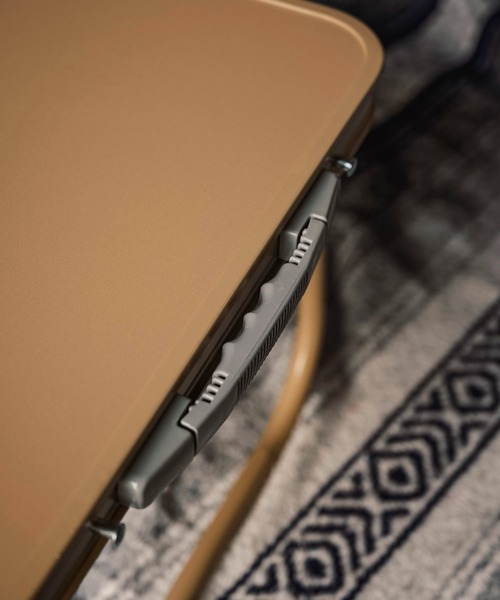 JKM（ジェイケイエム）の「JKM / コンパクト折りたたみテーブル（アウトドアグッズ・レディース・サンドベージュ・ONE SIZE）」の21枚目の写真