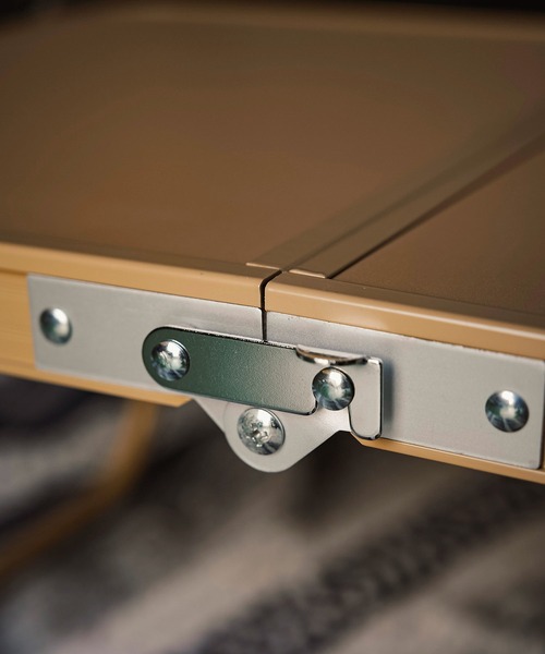 JKM（ジェイケイエム）の「JKM / コンパクト折りたたみテーブル（アウトドアグッズ・レディース・サンドベージュ・ONE SIZE）」の20枚目の写真