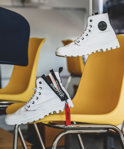 PALLADIUM（パラディウム）の「PALLADIUM/パラディウム PAMPA UNZIPPED/パンパ アンジップド（スニーカー・メンズ・ホワイト/ブラック/レッド/カーキ・22.5cm/23cm/23.5cm/24cm/24.5cm/25cm/25.5cm/26cm/26.5cm/27cm/27.5cm/28cm）」の2枚目の写真