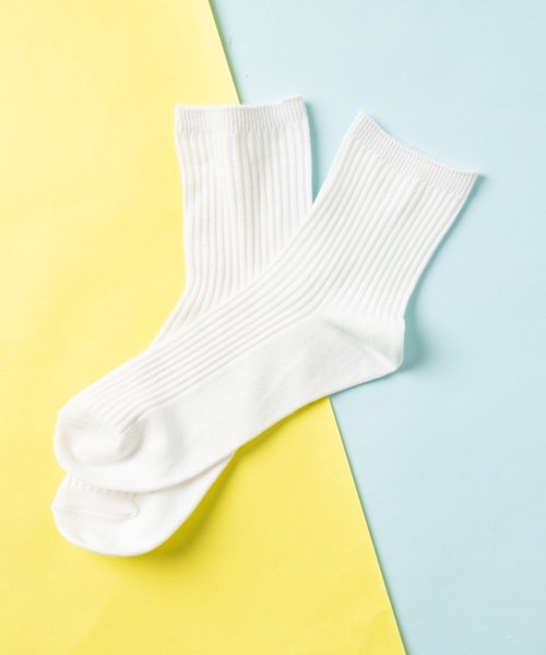 WEGO（ウィゴー）の「WEGO/リブ無地ソックス（ソックス/靴下・レディース・ホワイト/ブラック/ダークグリーン/パープル/オフホワイト/カーキ/サックスブルー/ライトブラウン/マスタード/ライトパープル/ライトイエロー/キャメル/ライトピンク/ワイン/ブラウン/ダークグレー・FREE）」の2枚目の写真