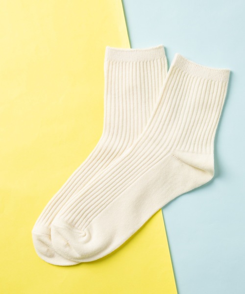 WEGO（ウィゴー）の「WEGO/リブ無地ソックス（ソックス/靴下・レディース・ホワイト/ブラック/ダークグリーン/パープル/オフホワイト/カーキ/サックスブルー/ライトブラウン/マスタード/ライトパープル/ライトイエロー/キャメル/ライトピンク/ワイン/ブラウン/ダークグレー・FREE）」の3枚目の写真