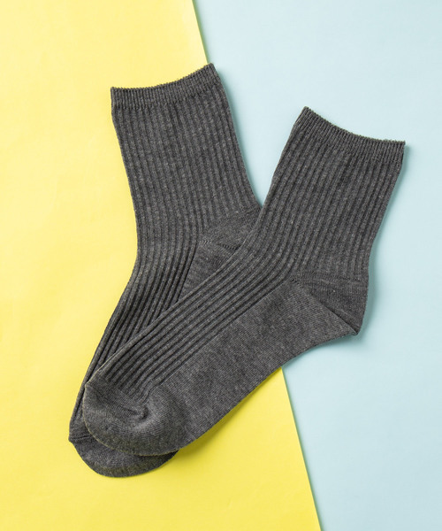 WEGO（ウィゴー）の「WEGO/リブ無地ソックス（ソックス/靴下・レディース・ホワイト/ブラック/ダークグリーン/パープル/オフホワイト/カーキ/サックスブルー/ライトブラウン/マスタード/ライトパープル/ライトイエロー/キャメル/ライトピンク/ワイン/ブラウン/ダークグレー・FREE）」の5枚目の写真