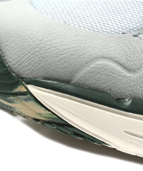 PUMA（プーマ）の「フューチャーディスクLITE ラギット　（UNISEX)  - prgressive youth - DISC（スニーカー・メンズ・グレー/ブラック×グレー・28cm/26.5cm/25cm/23cm/24.5cm/27.5cm/27cm/22.5cm/28.5cm/31cm/24cm/26cm/25.5cm/23.5cm/30cm/29cm）」の5枚目の写真