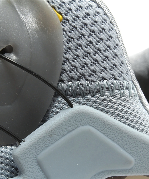 PUMA（プーマ）の「フューチャーディスクLITE ラギット　（UNISEX)  - prgressive youth - DISC（スニーカー・メンズ・グレー/ブラック×グレー・28cm/26.5cm/25cm/23cm/24.5cm/27.5cm/27cm/22.5cm/28.5cm/31cm/24cm/26cm/25.5cm/23.5cm/30cm/29cm）」の7枚目の写真