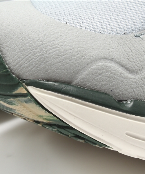 PUMA（プーマ）の「フューチャーディスクLITE ラギット　（UNISEX)  - prgressive youth - DISC（スニーカー・メンズ・グレー/ブラック×グレー・28cm/26.5cm/25cm/23cm/24.5cm/27.5cm/27cm/22.5cm/28.5cm/31cm/24cm/26cm/25.5cm/23.5cm/30cm/29cm）」の10枚目の写真