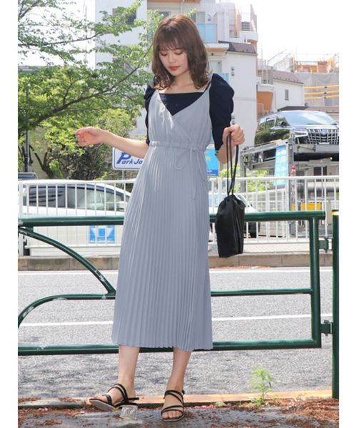 dazzlin（ダズリン）の「プリーツラインディティールワンピース【キャミワンピース】（ワンピース・レディース・ベージュ/カーキ/その他1/ブルー・SMALL/MEDIUM）」の17枚目の写真