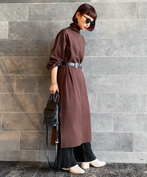 PAGEBOY（ページボーイ）の「アウトリンキングハイネックニットワンピース（ワンピース・レディース・ブラック/ダークブラウン/オフホワイト/ライラック・FREE）」の5枚目の写真