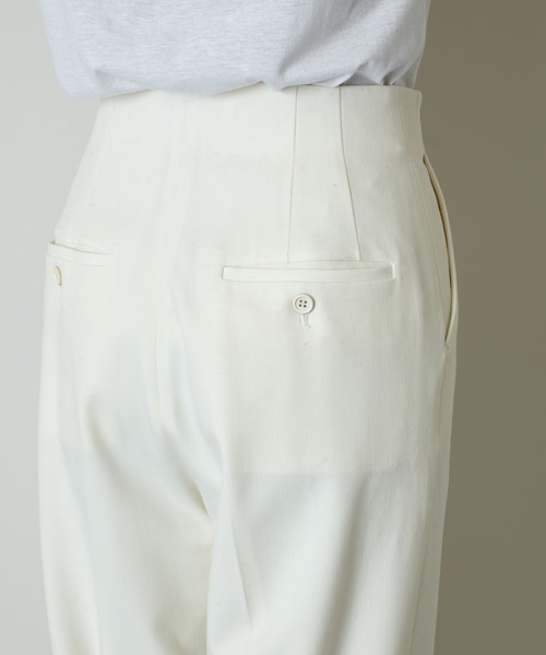 Whim Gazette（ウィムガゼット）の「ハイウエストタックパンツ（その他パンツ・レディース・アイボリー・38/36）」の3枚目の写真