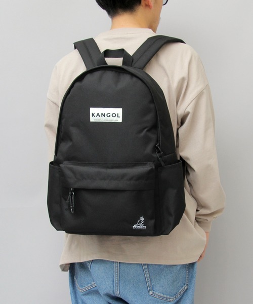 KANGOL（カンゴール）の「カラビナ付き スタンダード デイパック（バックパック/リュック・メンズ・ブラック・FREE）」の17枚目の写真