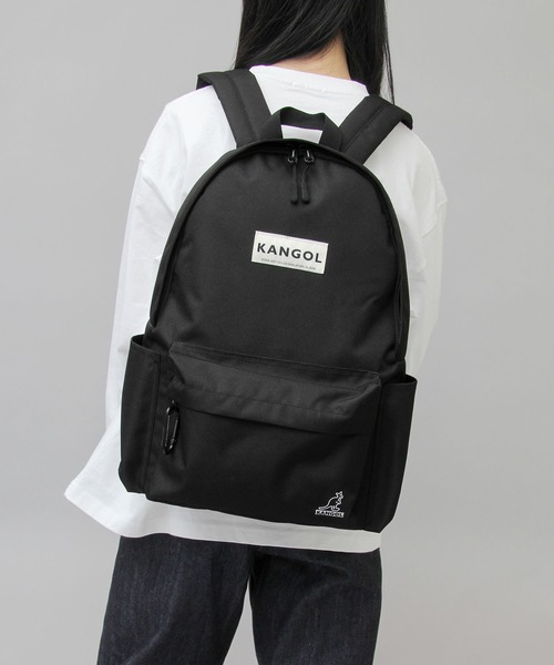 KANGOL（カンゴール）の「カラビナ付き スタンダード デイパック（バックパック/リュック・メンズ・ブラック・FREE）」の18枚目の写真