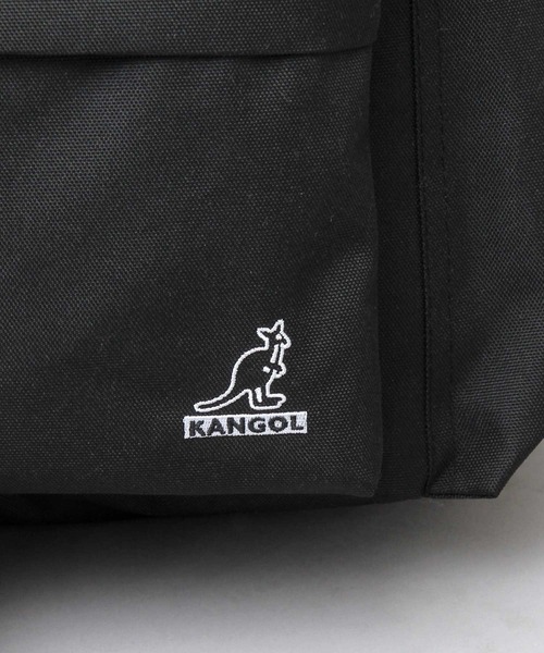 KANGOL（カンゴール）の「カラビナ付き スタンダード デイパック（バックパック/リュック・メンズ・ブラック・FREE）」の8枚目の写真