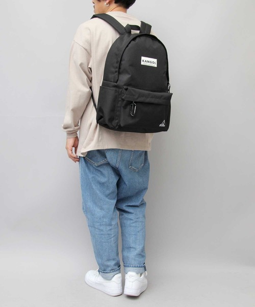 KANGOL（カンゴール）の「カラビナ付き スタンダード デイパック（バックパック/リュック・メンズ・ブラック・FREE）」の15枚目の写真