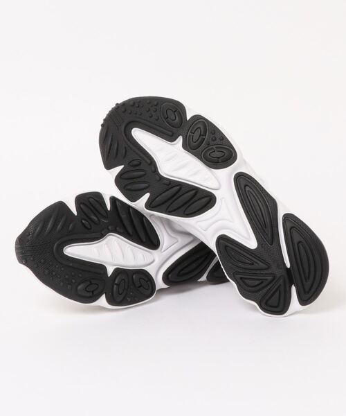 adidas（アディダス）の「ADIDAS OZWEEGO（スニーカー・レディース・ホワイト・23.5cm/24cm/23cm/22.5cm/24.5cm）」の3枚目の写真
