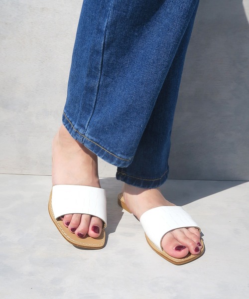 Sonia C（ソニアシー）の「スクエアスライドサンダル（サンダル・レディース・ホワイト×ブラック/ブラウン系その他/ホワイト系その他・35/38/37/39/36）」の3枚目の写真