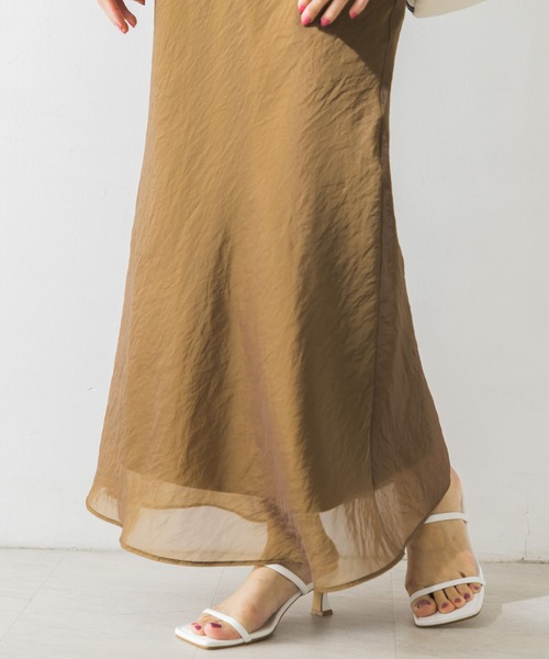 URBAN RESEARCH(アーバンリサーチ)の「シアーバイアススカート(スカート・レディース・ブラック/キャメル・36/38)」の16枚目の写真