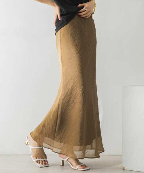 URBAN RESEARCH(アーバンリサーチ)の「シアーバイアススカート(スカート・レディース・ブラック/キャメル・36/38)」の3枚目の写真