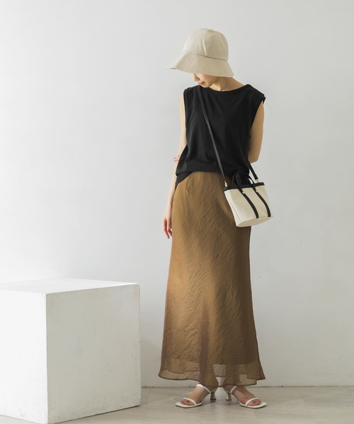 URBAN RESEARCH(アーバンリサーチ)の「シアーバイアススカート(スカート・レディース・ブラック/キャメル・36/38)」の19枚目の写真