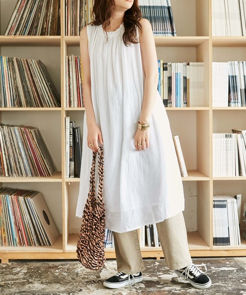 WEGO(ウィゴー)の「WEGO/【ZOZOTOWN&一部店限定】コットンフリルネックワンピース(ワンピース・レディース・ホワイト/ベージュ/カーキ/イエロー・FREE)」の9枚目の写真