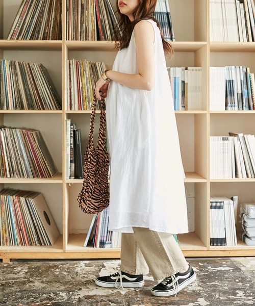 WEGO(ウィゴー)の「WEGO/【ZOZOTOWN&一部店限定】コットンフリルネックワンピース(ワンピース・レディース・ホワイト/ベージュ/カーキ/イエロー・FREE)」の10枚目の写真