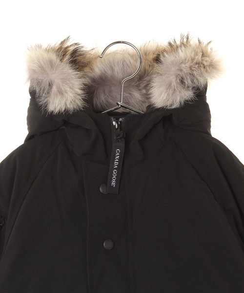 SHIPS（シップス）の「CANADA GOOSE(カナダグース):RUNDLE BOMBER（ダウンジャケット/コート・キッズ・ブラック/レッド/ネイビー・LARGE/X-LARGE/SMALL/X-SMALL/MEDIUM）」の16枚目の写真