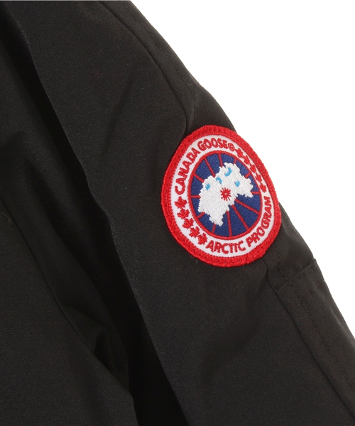 SHIPS（シップス）の「CANADA GOOSE(カナダグース):RUNDLE BOMBER（ダウンジャケット/コート・キッズ・ブラック/レッド/ネイビー・LARGE/X-LARGE/SMALL/X-SMALL/MEDIUM）」の18枚目の写真