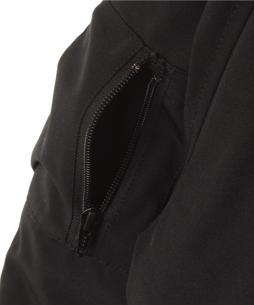 SHIPS（シップス）の「CANADA GOOSE(カナダグース):RUNDLE BOMBER（ダウンジャケット/コート・キッズ・ブラック/レッド/ネイビー・LARGE/X-LARGE/SMALL/X-SMALL/MEDIUM）」の19枚目の写真