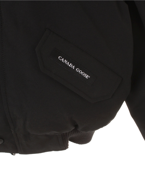 SHIPS（シップス）の「CANADA GOOSE(カナダグース):RUNDLE BOMBER（ダウンジャケット/コート・キッズ・ブラック/レッド/ネイビー・LARGE/X-LARGE/SMALL/X-SMALL/MEDIUM）」の21枚目の写真