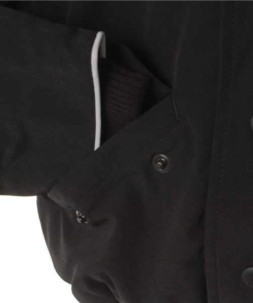 SHIPS（シップス）の「CANADA GOOSE(カナダグース):RUNDLE BOMBER（ダウンジャケット/コート・キッズ・ブラック/レッド/ネイビー・LARGE/X-LARGE/SMALL/X-SMALL/MEDIUM）」の10枚目の写真