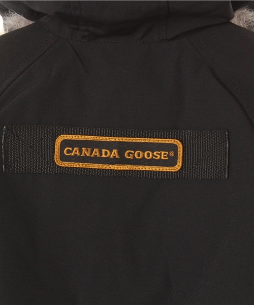 SHIPS（シップス）の「CANADA GOOSE(カナダグース):RUNDLE BOMBER（ダウンジャケット/コート・キッズ・ブラック/レッド/ネイビー・LARGE/X-LARGE/SMALL/X-SMALL/MEDIUM）」の11枚目の写真