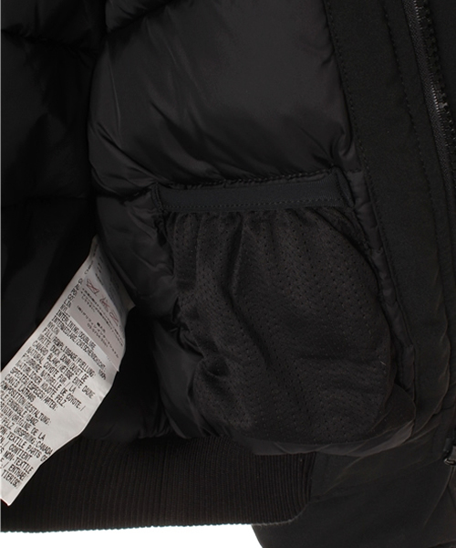 SHIPS（シップス）の「CANADA GOOSE(カナダグース):RUNDLE BOMBER（ダウンジャケット/コート・キッズ・ブラック/レッド/ネイビー・LARGE/X-LARGE/SMALL/X-SMALL/MEDIUM）」の9枚目の写真