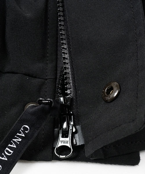 SHIPS（シップス）の「CANADA GOOSE(カナダグース):RUNDLE BOMBER（ダウンジャケット/コート・キッズ・ブラック/レッド/ネイビー・LARGE/X-LARGE/SMALL/X-SMALL/MEDIUM）」の6枚目の写真